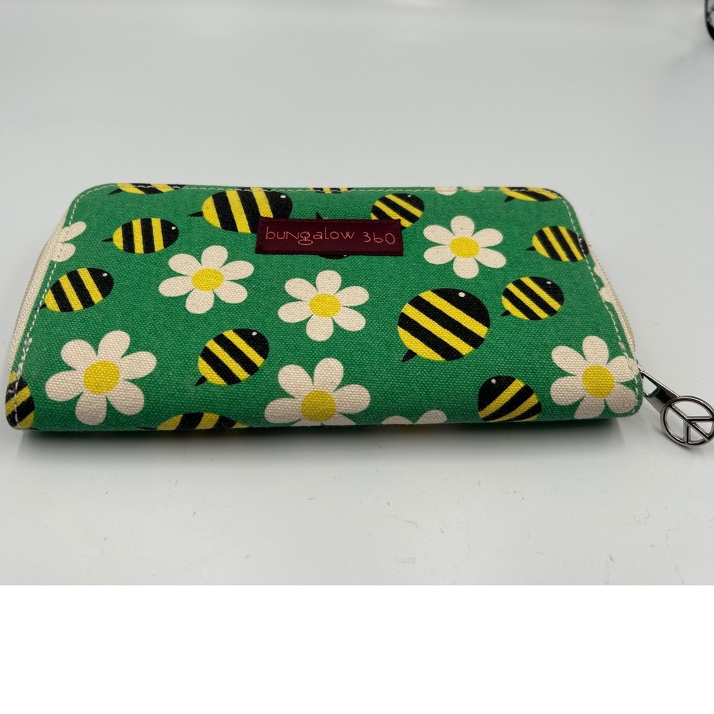Bungalow 360 Bumblebee Daisy Green Canvas Zip Around Accordion Wallet Peace Pull